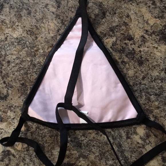 New Pink and Black Lace Corset With G-String Panty - Picture 11 of 13